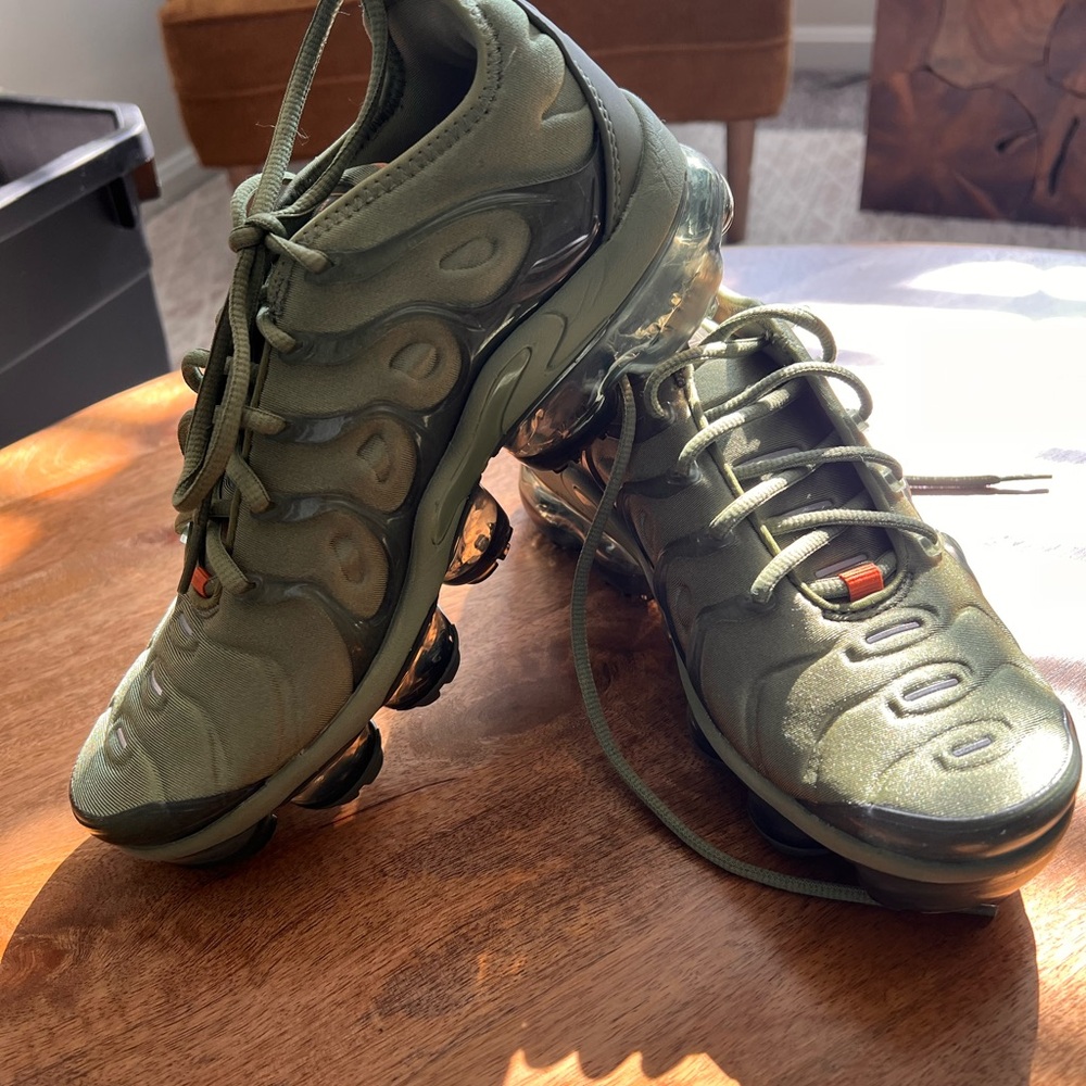 Nike Women's Olive Green Air VaporMax Plus Athletic Shoes